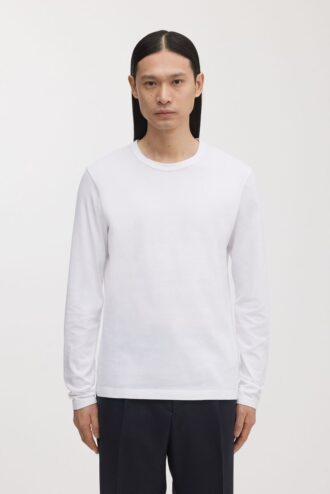 Das Langarm-T-Shirt