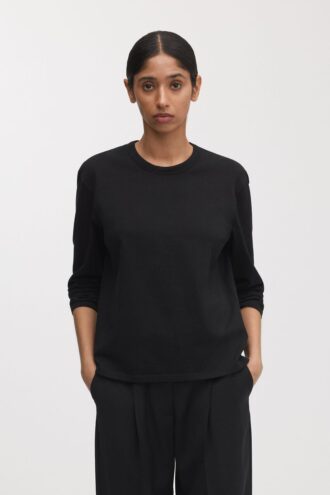 Das Langarm-T-Shirt