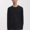 Das Langarm-T-Shirt