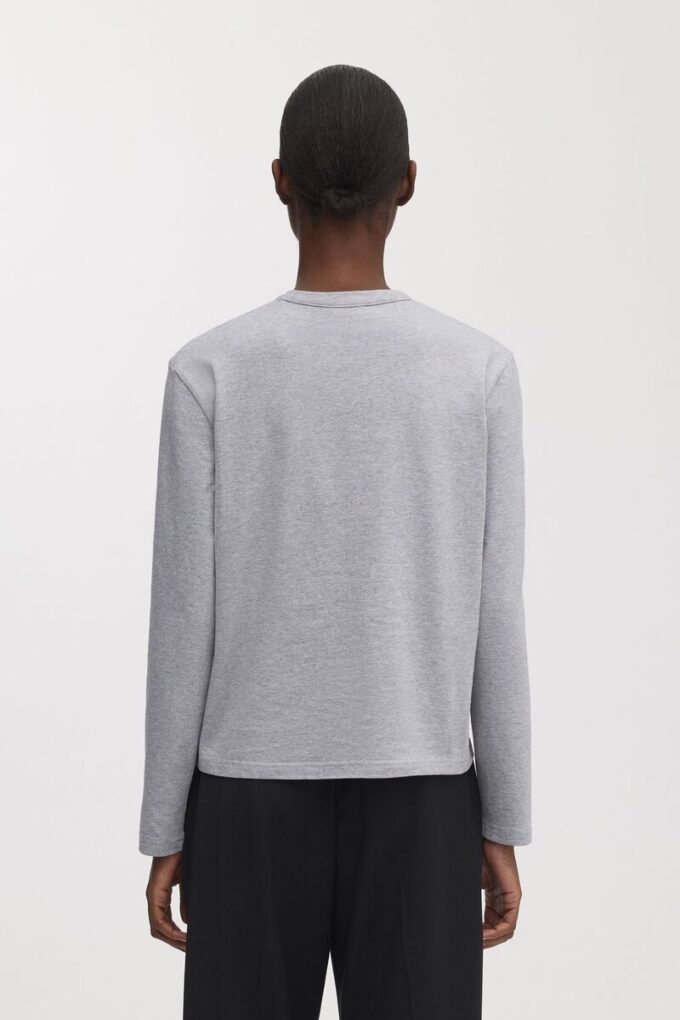 Das Langarm-T-Shirt Das Langarm-T-Shirt