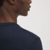 Das Langarm-T-Shirt