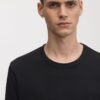 Das Langarm-T-Shirt