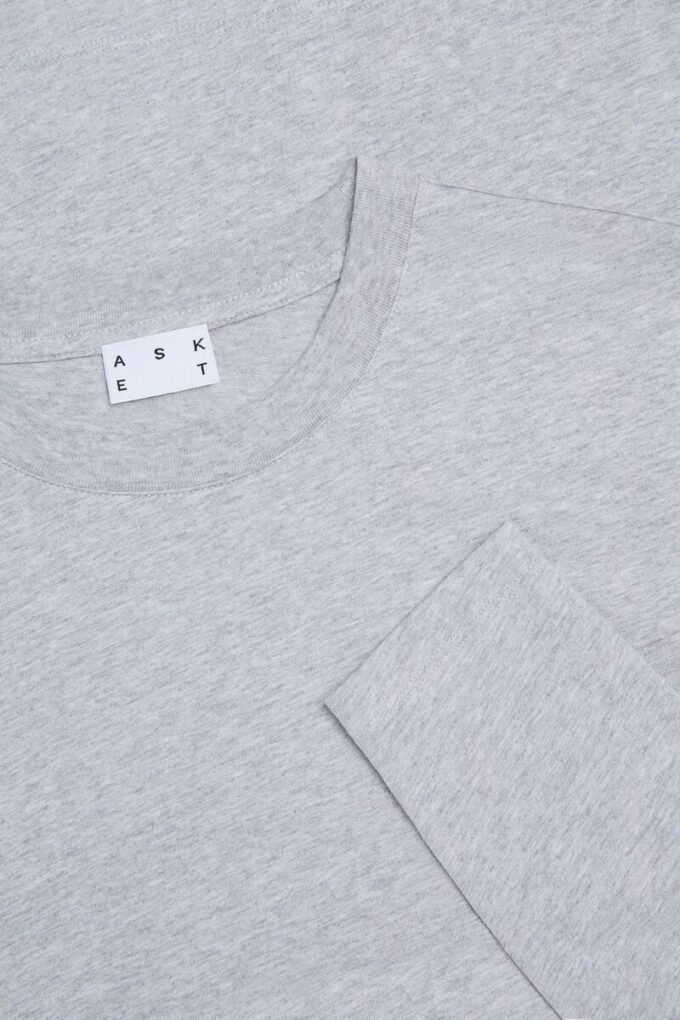 Das Langarm-T-Shirt – Archiv Das Langarm-T-Shirt – Archiv