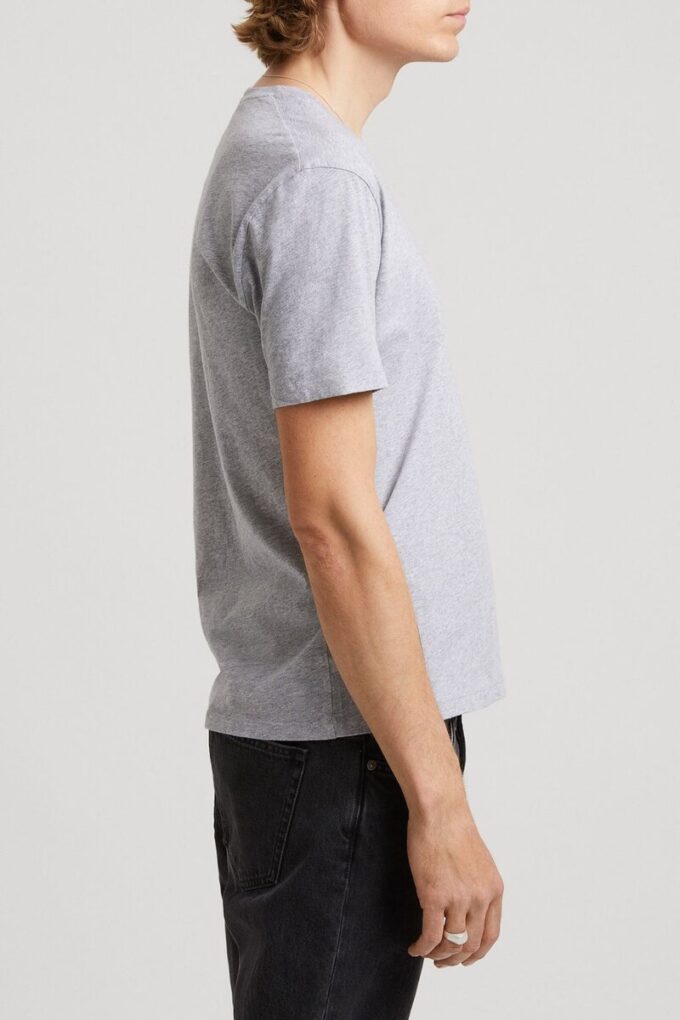 Das leichte T-Shirt – Archiv Das leichte T-Shirt – Archiv