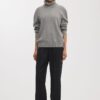 Der Kaschmir-Rollkragenpullover Der Kaschmir-Rollkragenpullover