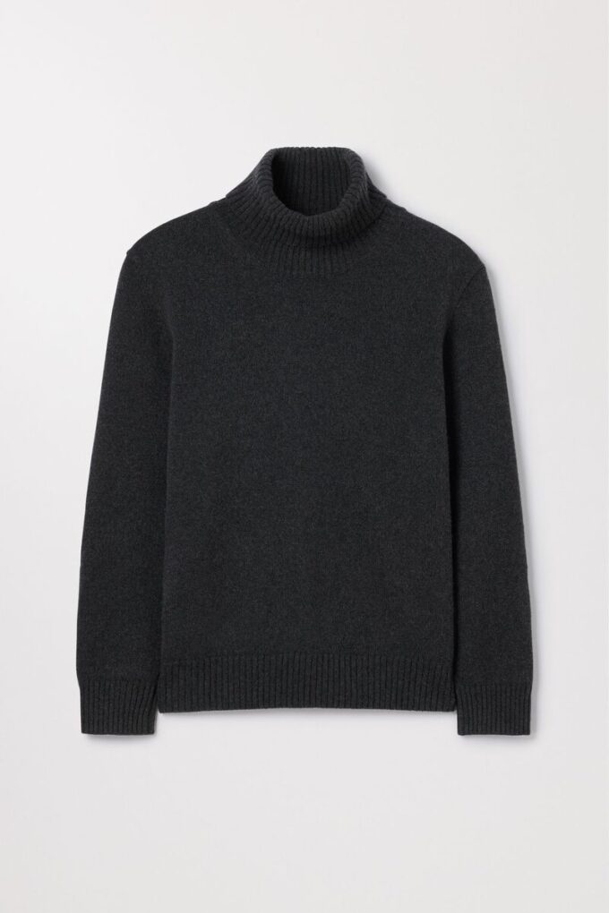 Der Kaschmir-Rollkragenpullover Der Kaschmir-Rollkragenpullover