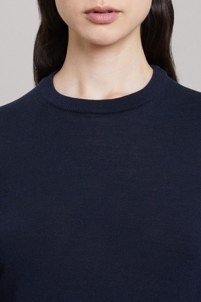 Der Merino-Pullover mit Rundhalsausschnitt – Archiv
