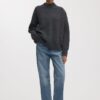 Der Pullover mit Stehkragen Der Pullover mit Stehkragen