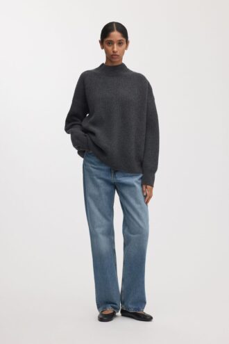 Der Pullover mit Stehkragen