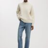 Der Pullover mit Stehkragen Der Pullover mit Stehkragen