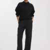 Der Pullover mit Stehkragen Der Pullover mit Stehkragen