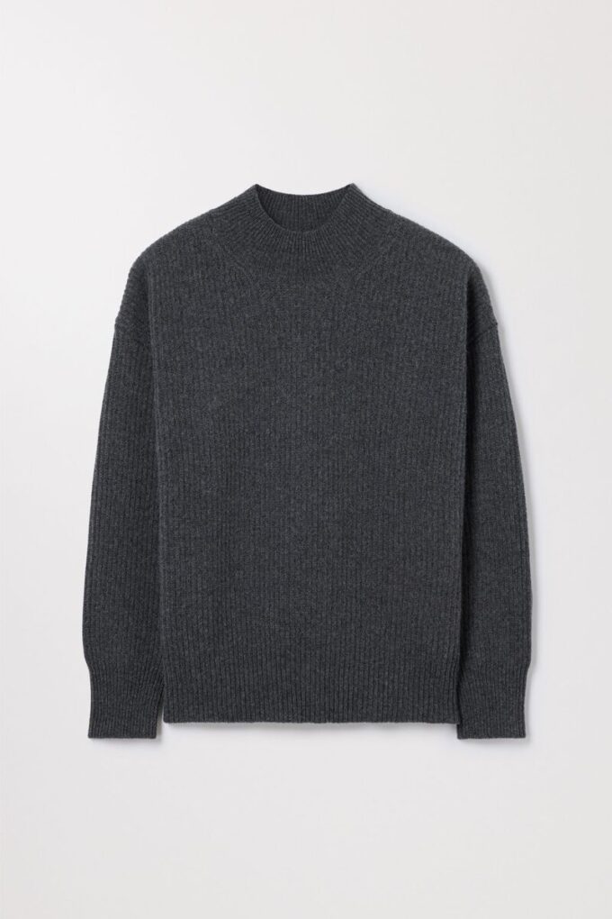 Der Pullover mit Stehkragen Der Pullover mit Stehkragen