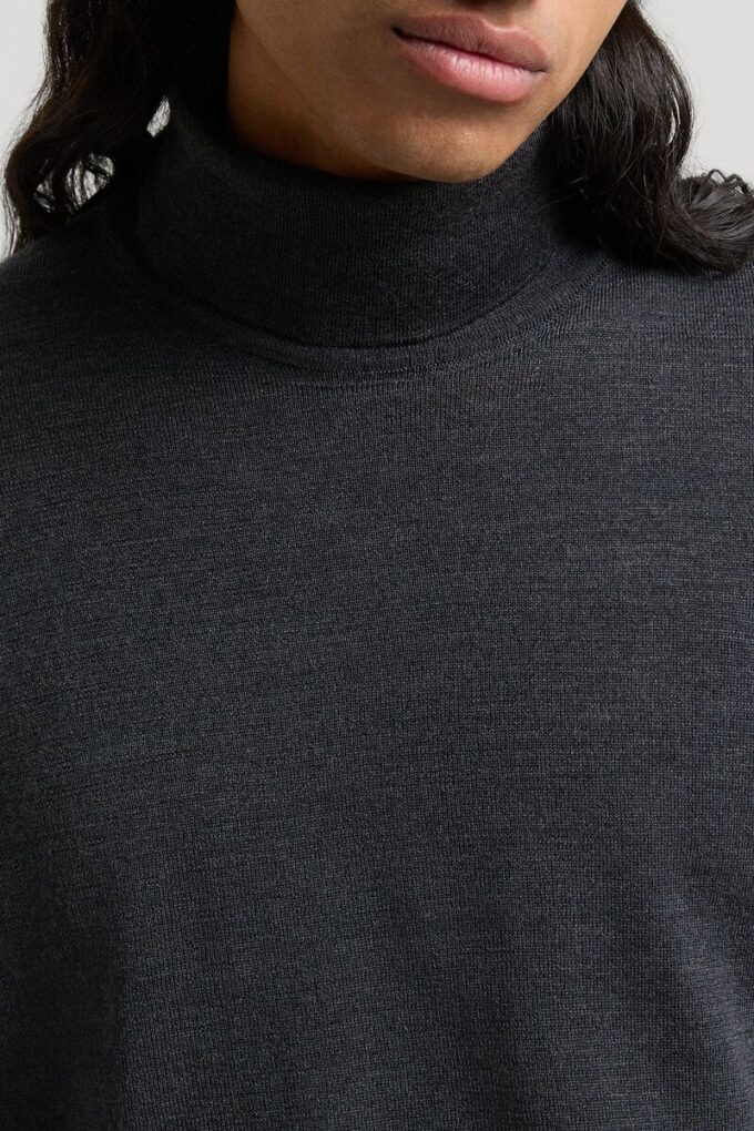Der Rollkragenpullover aus Merinowolle – Archiv Der Rollkragenpullover aus Merinowolle – Archiv