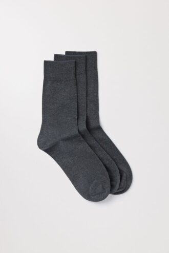 Die Baumwollsocken im 3er-Pack