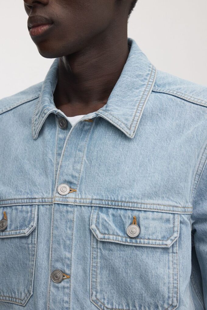 Die gewaschene Jeansjacke