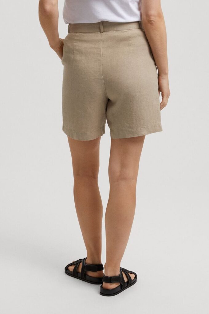 Die Leinen-Shorts – Archiv