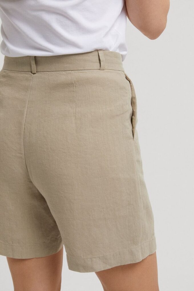 Die Leinen-Shorts – Archiv