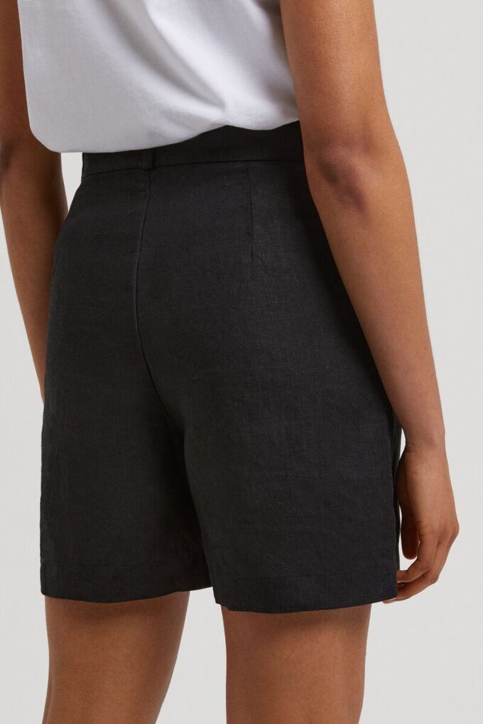 Die Leinen-Shorts – Archiv