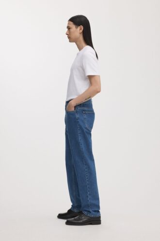 die loose jeans 2 4 330x495 - Die Loose Jeans