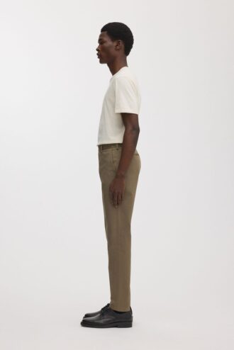 Die schmale Chino