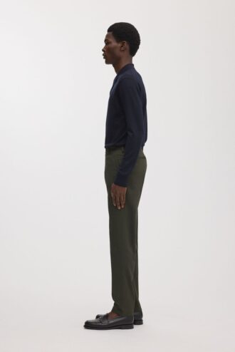 die schmale chino 2 4 330x494 - Die schmale Chino
