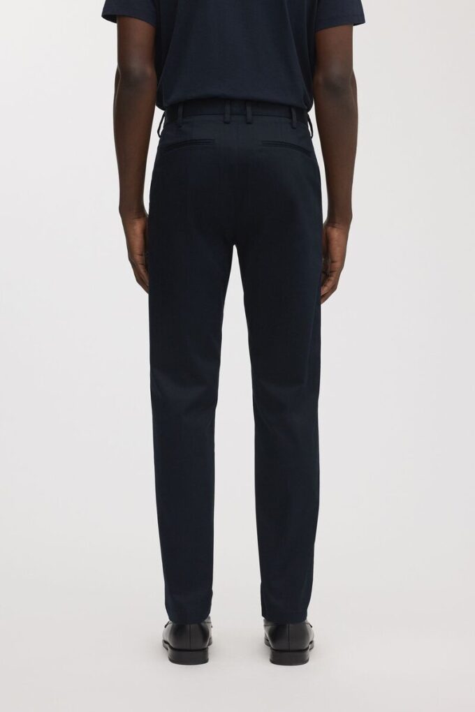 Die schmale Chino
