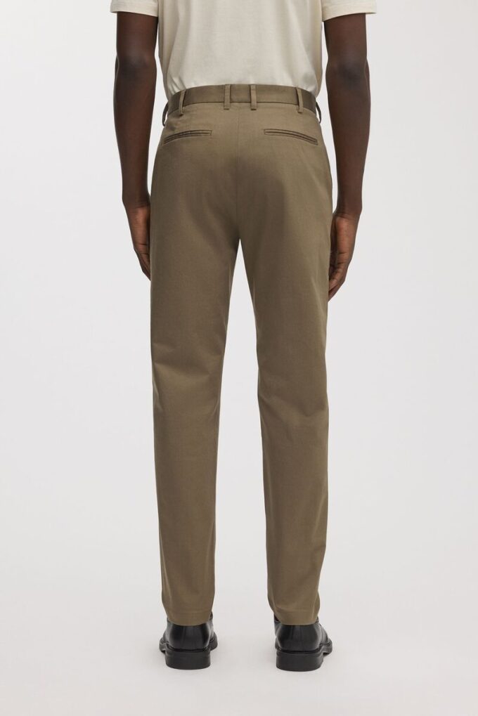 Die schmale Chino