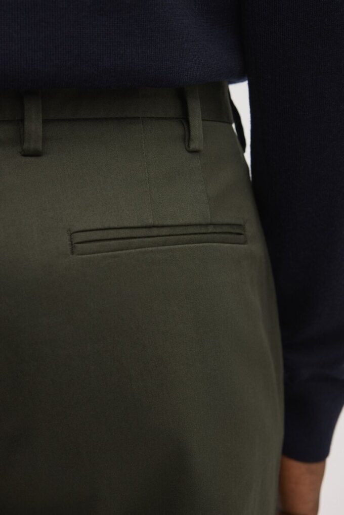 Die schmale Chino