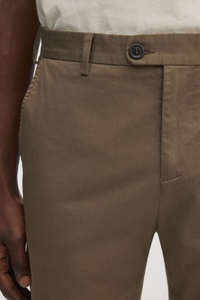 Die schmale Chino
